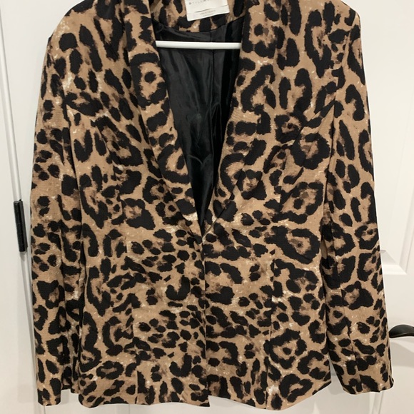 The Fierce Leopard One-Button 3/4-Sleeve Jacket - Picture 6 of 9
